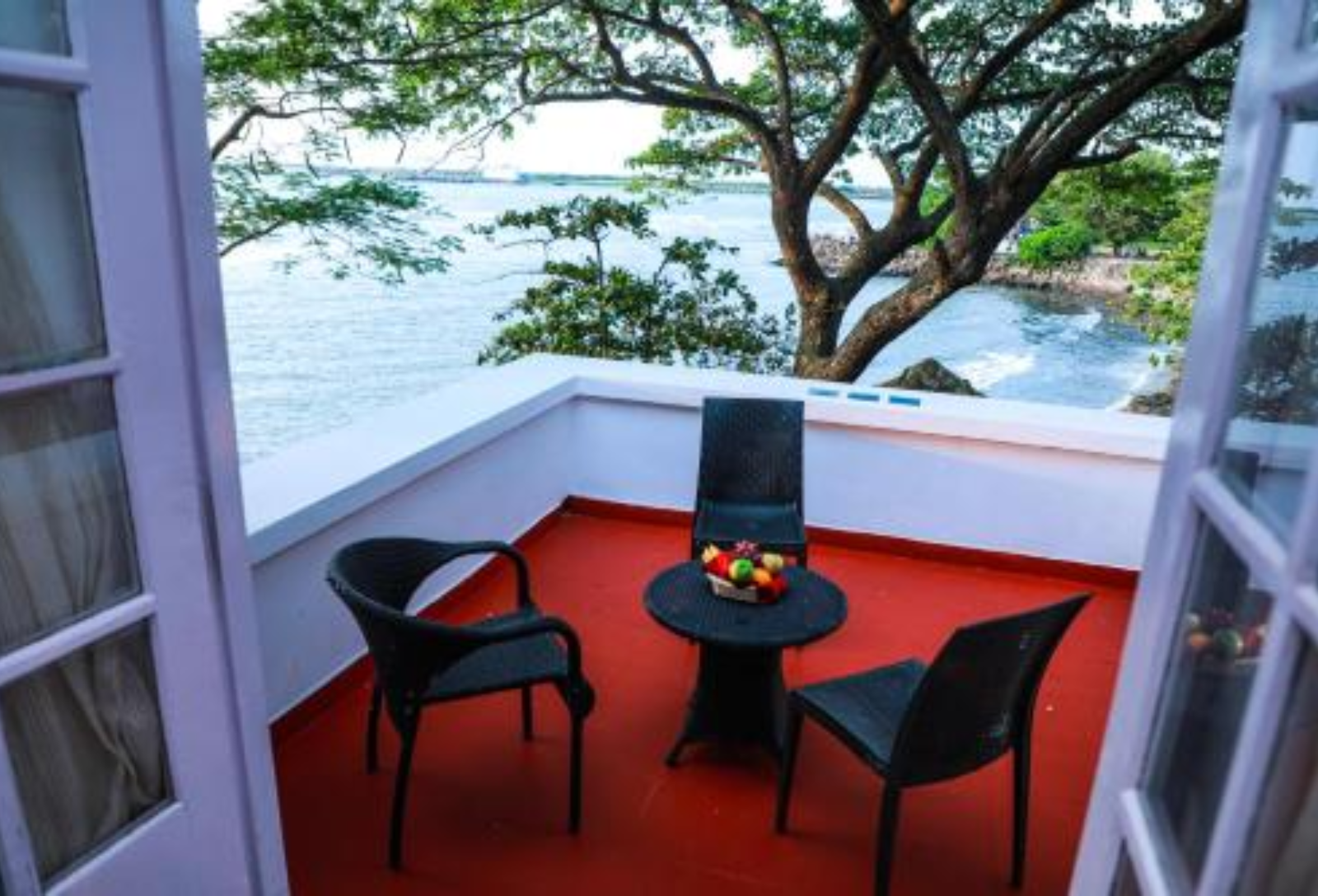 Looking for a Boutique Hotel in Fort Kochi? Here’s Why Waterfront Heritage Stays Feel Different